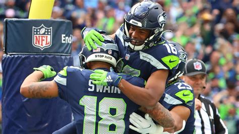 49ers at Broncos spread, odds, picks: Expert predictions for .